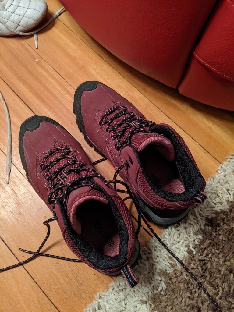 holcombe mid walking boots